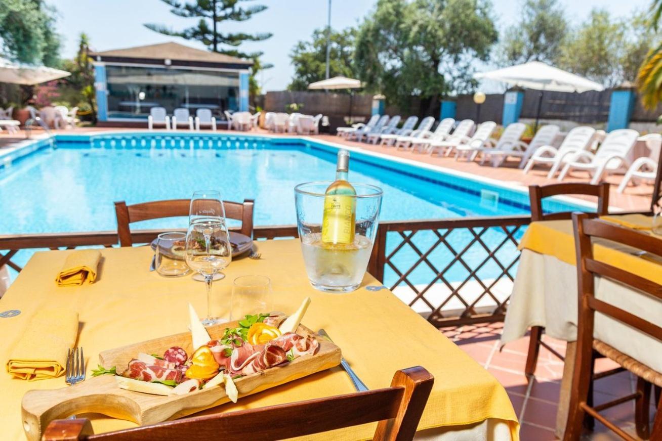 Hotel L'Ulivo จิราโซเล ภายนอก รูปภาพ