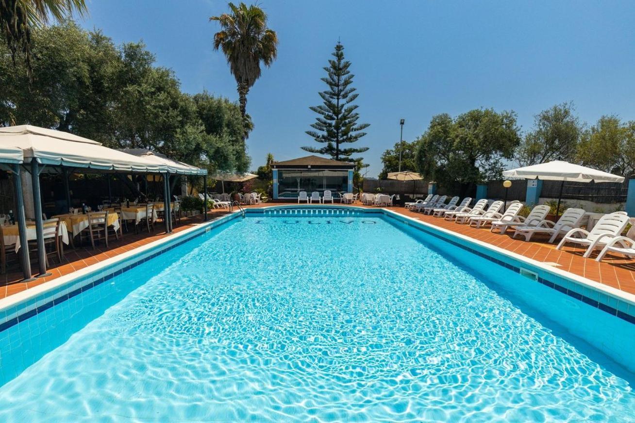 Hotel L'Ulivo จิราโซเล ภายนอก รูปภาพ