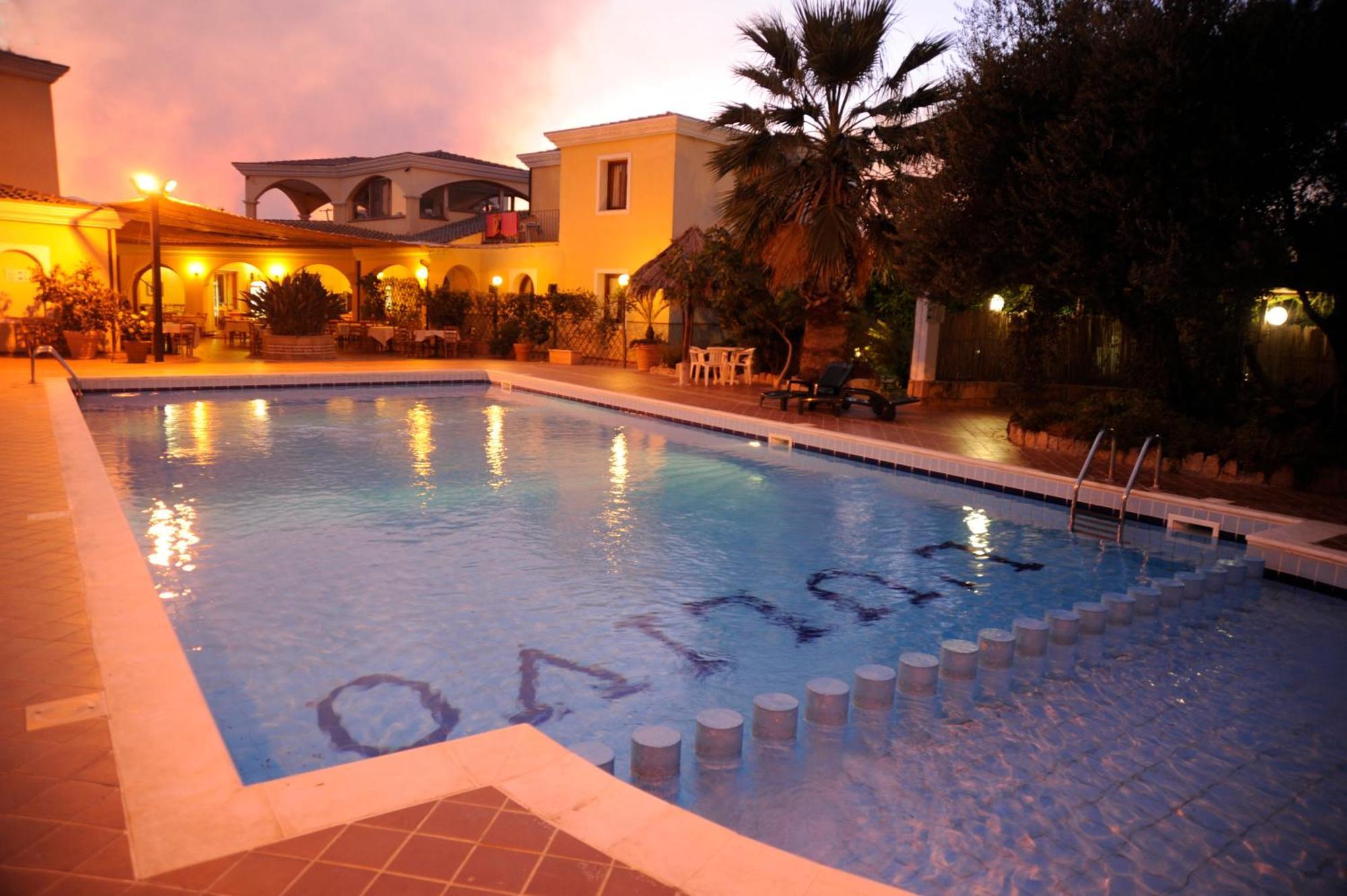 Hotel L'Ulivo จิราโซเล ภายนอก รูปภาพ